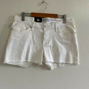 Rock & Republic NWT Women's White Jeans shorts fryed hem 5-Pockets  Size 8